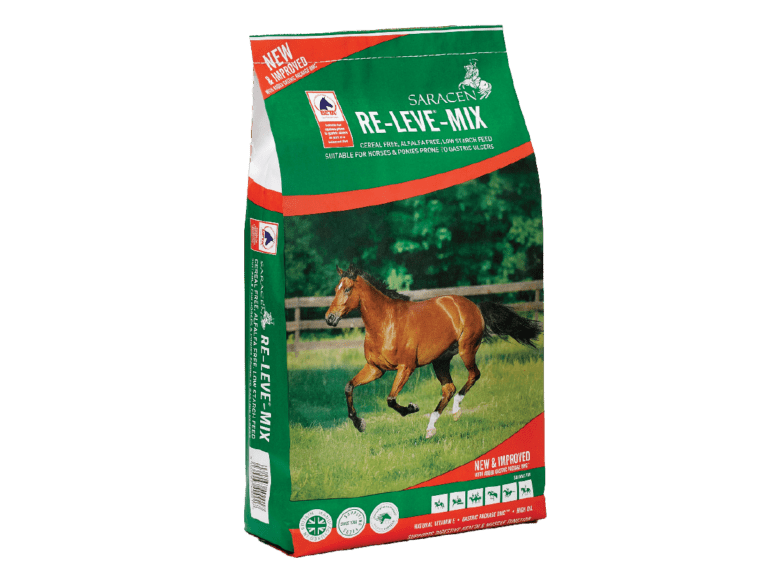 Saracen-horse-feeds-re-leve-mix